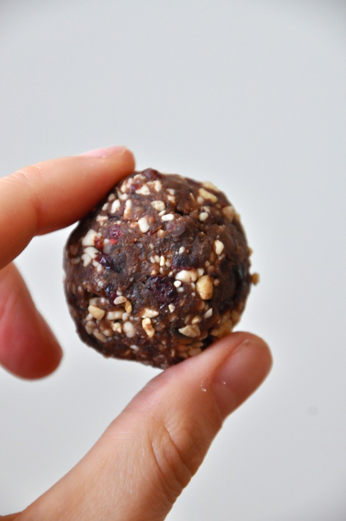 Minimalist Baker Larabar Pops18 Chocolate Cashew Cookie Larabar Pops #minimalistbaker