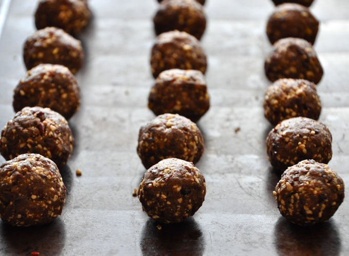 larabar-cookie-balls Chocolate Cashew Cookie Larabar Pops #minimalistbaker
