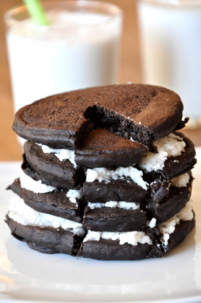 vegan oreo cookie pancakes! Oreo Cookie Pancakes #minimalistbaker