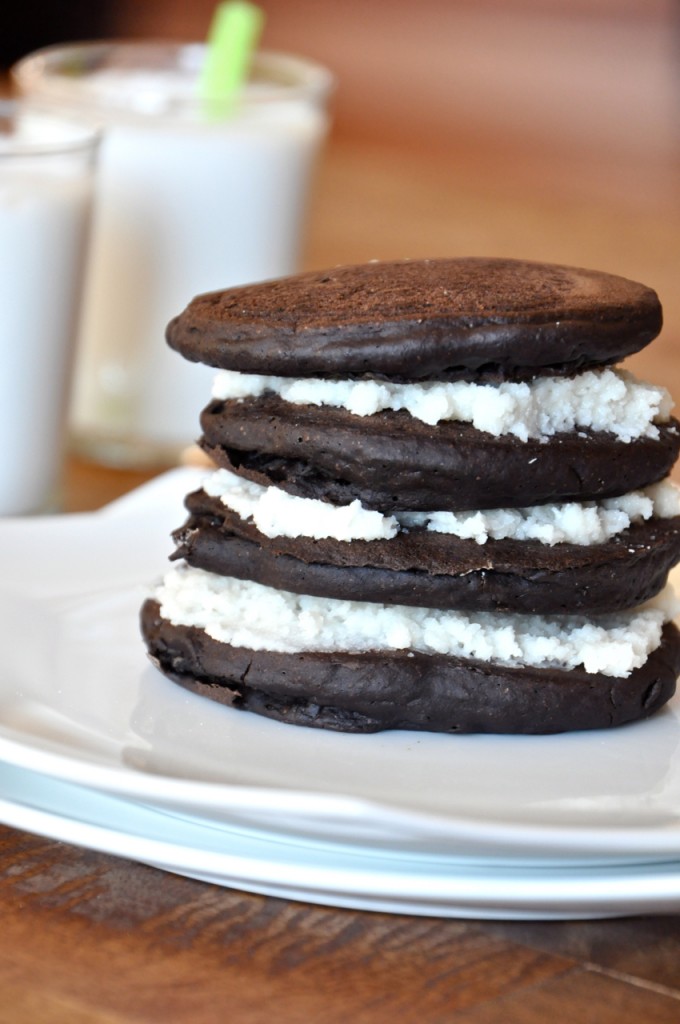 vegan oreo cookie pancakes Oreo Cookie Pancakes #minimalistbaker