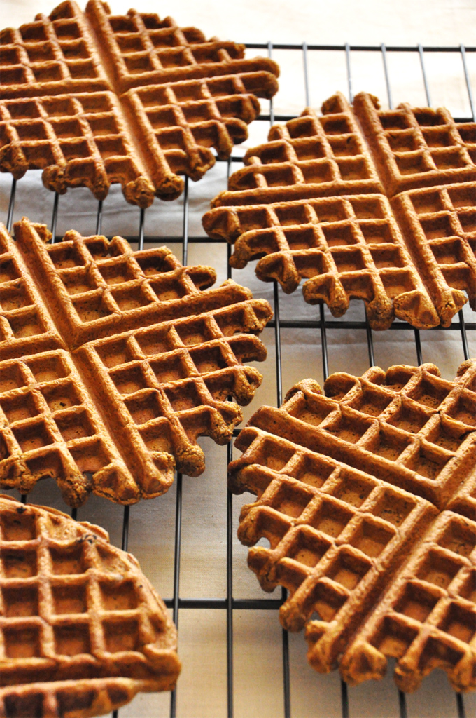 Vegan Gingerbread Waffles || Minimalist Baker Batch of homemade Vegan Gingerbread Waffles on a cooling rack