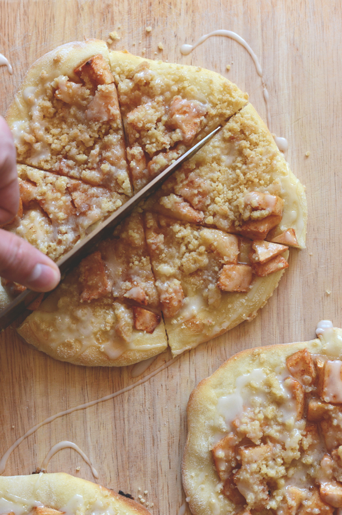 Apple-Struesel-Breakfast-Pizzas-minimalistbaker.com_1
