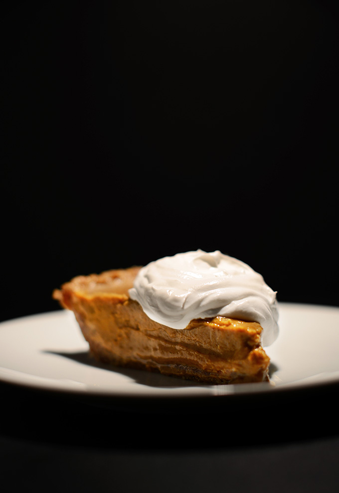 Vegan No Bake Pumpkin Pudding Pie | minimalistbaker.com #vegan #glutenfree