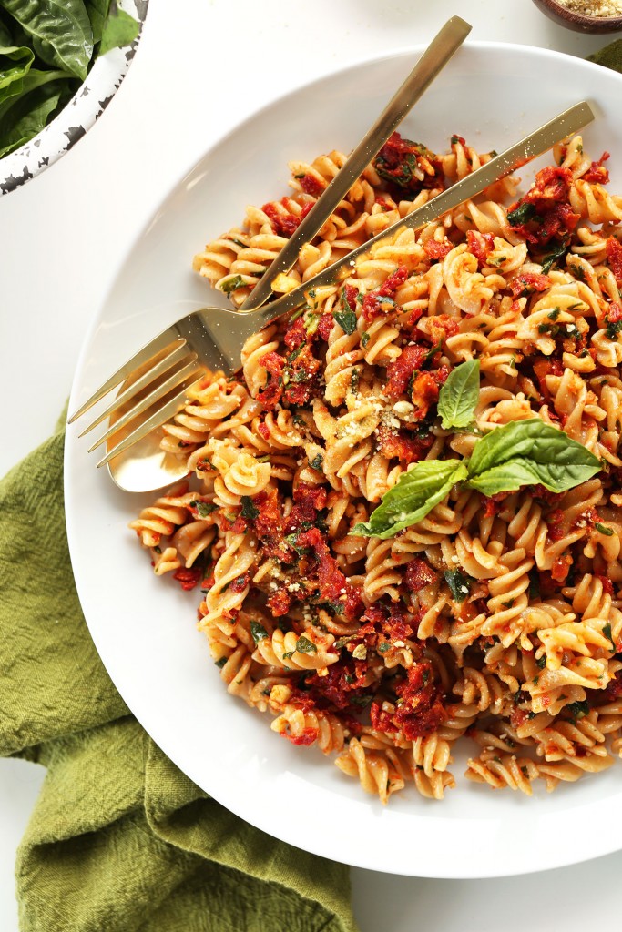 AMAZING 6 Ingredient Sundried Tomato PESTO Pasta! 6 ingredients, 20 minutes, SO delicious and healthy! #vegan #glutenfreee #pasta