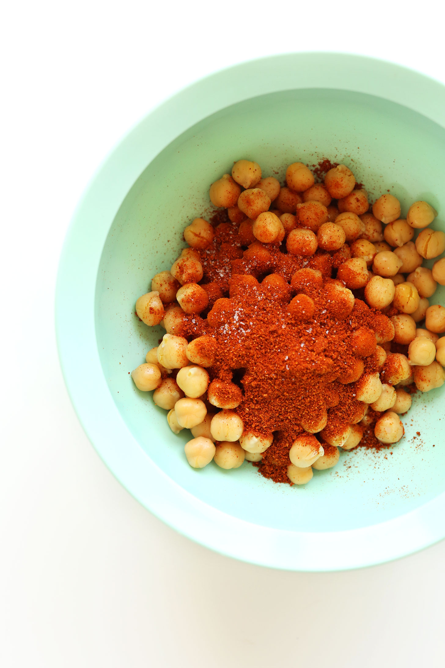 Bowl of chickpeas with spices