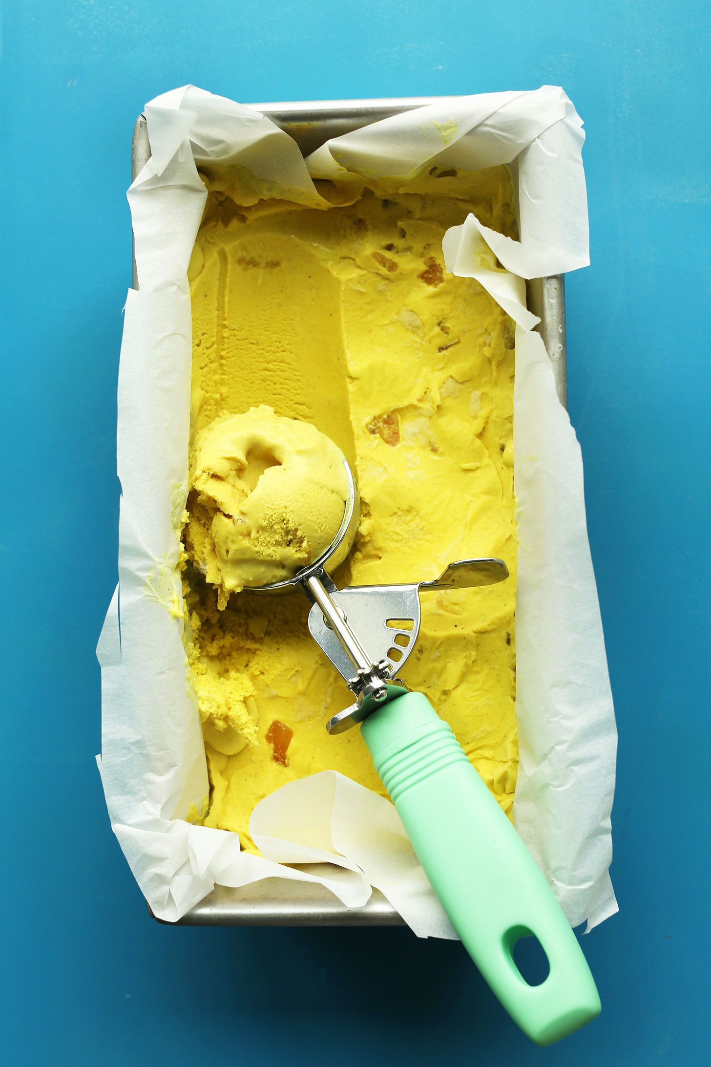 Pan with easy vegan golden milk ice cream for a healthy dessert