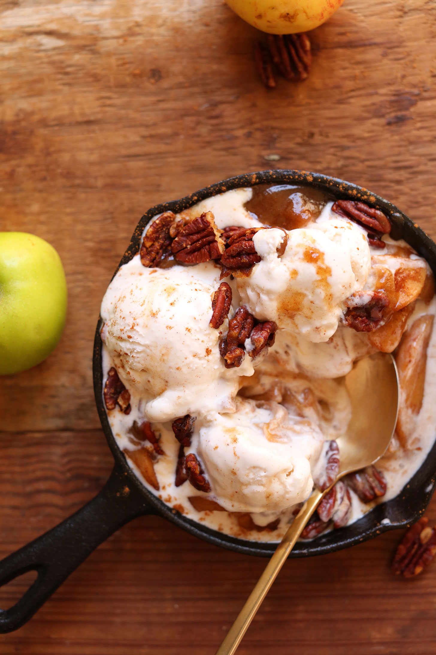 Mini cast-iron skillet with our naturally-sweetened vegan apple pie sundae recipe