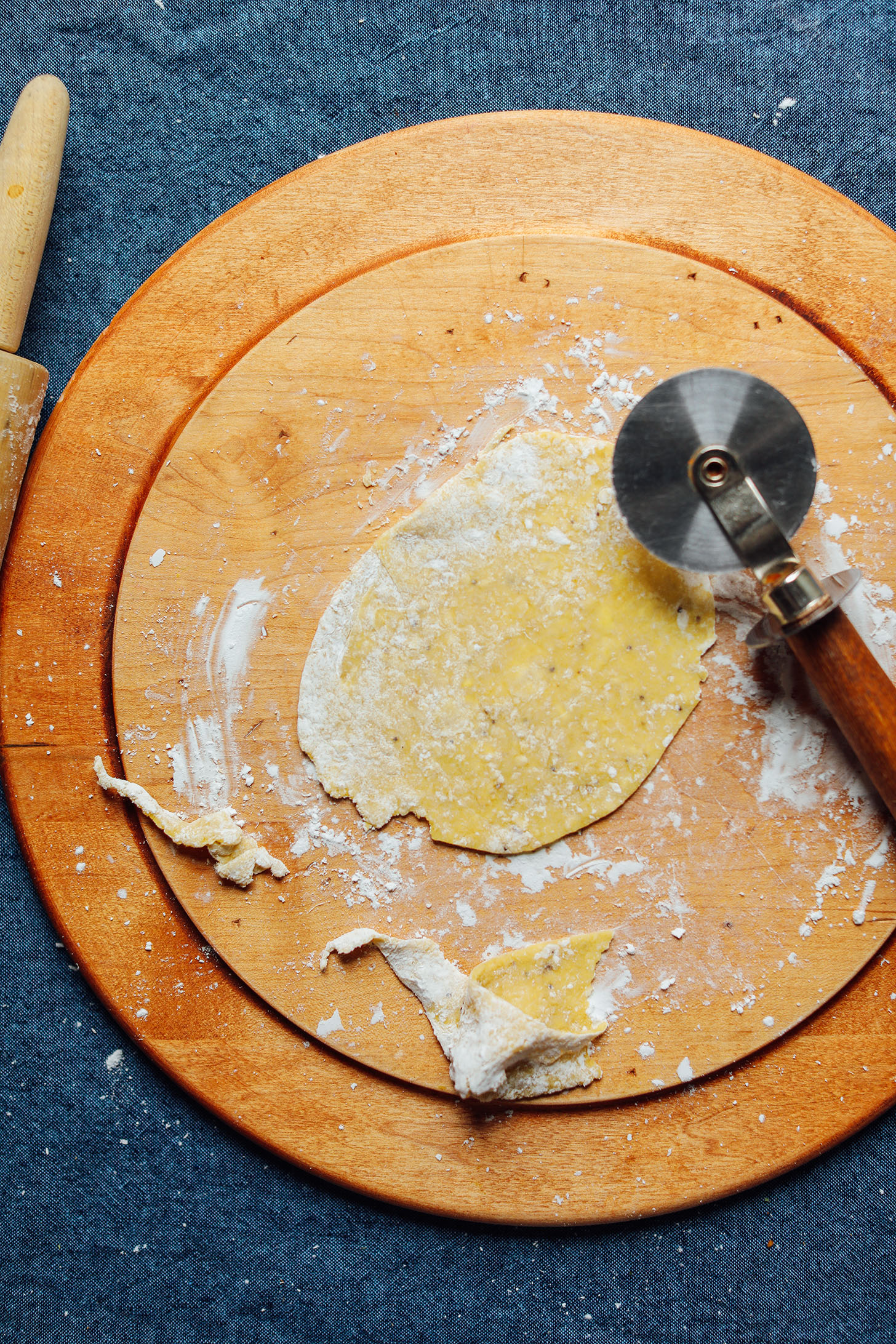 Using a pizza cutter to make round Plantain Tortillas