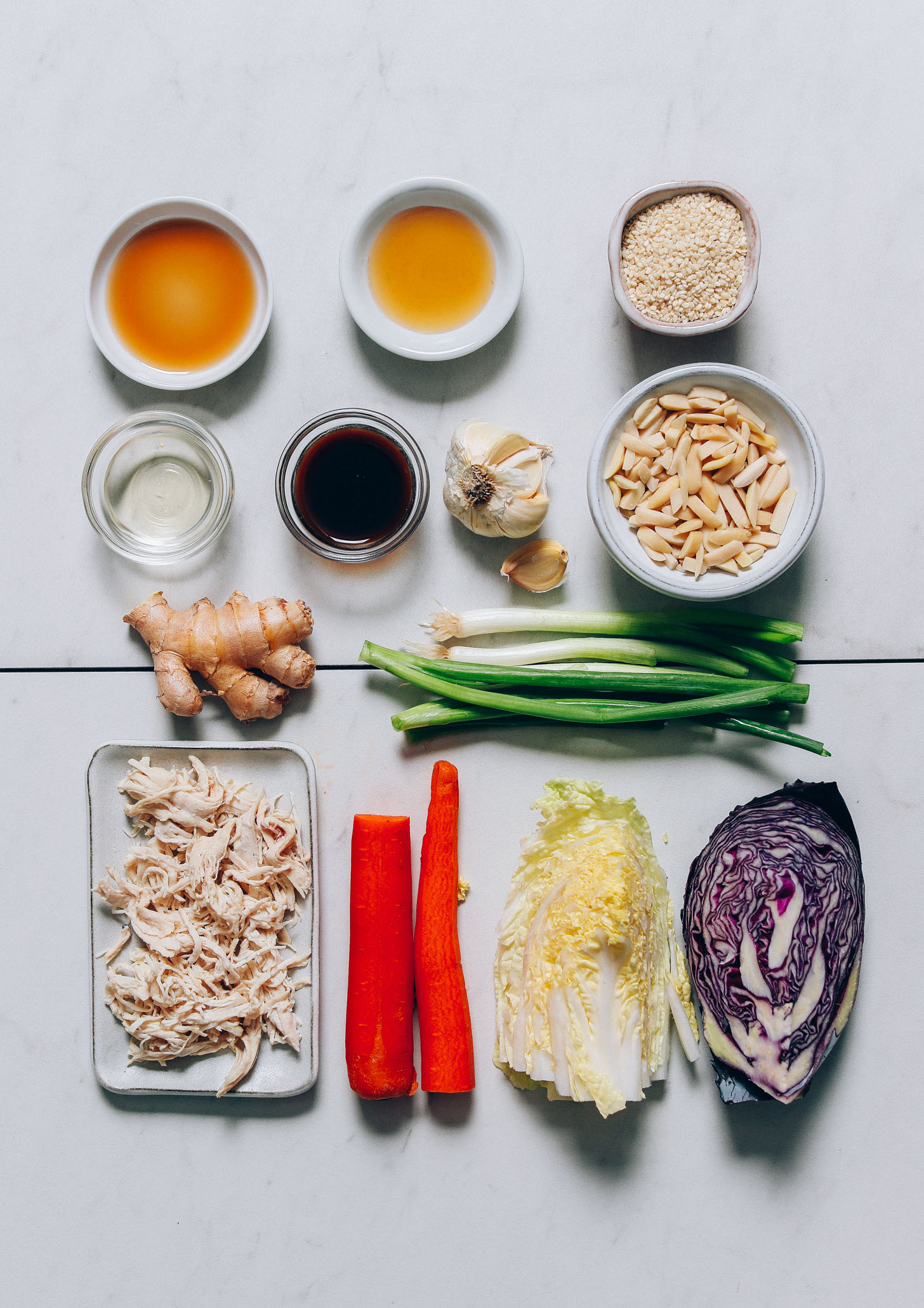 Red cabbage, napa cabbage, carrot, shredded chicken, ginger, and other ingredients