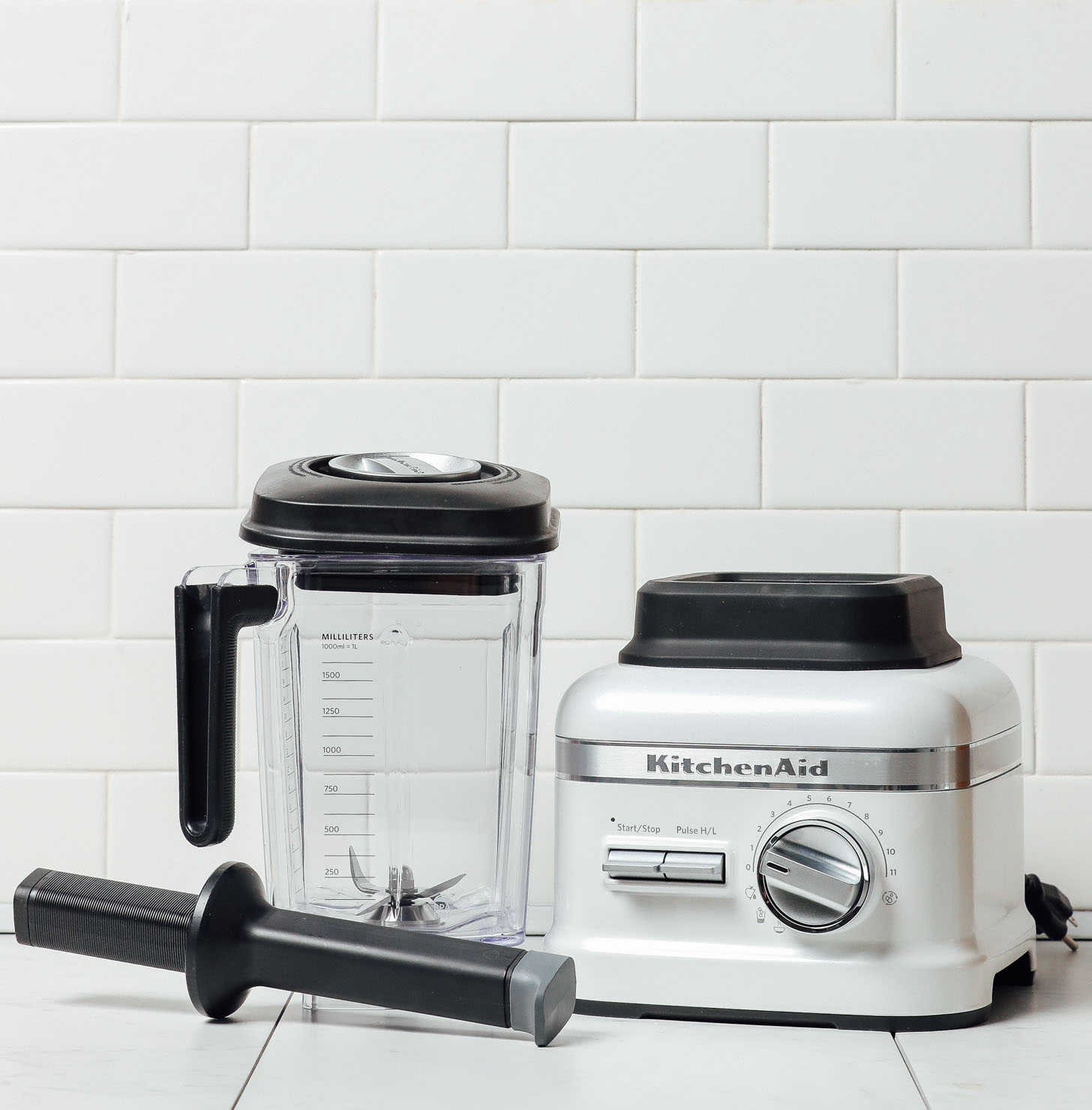 KitchenAid Pro Series Blender in white for our unbiased blender review