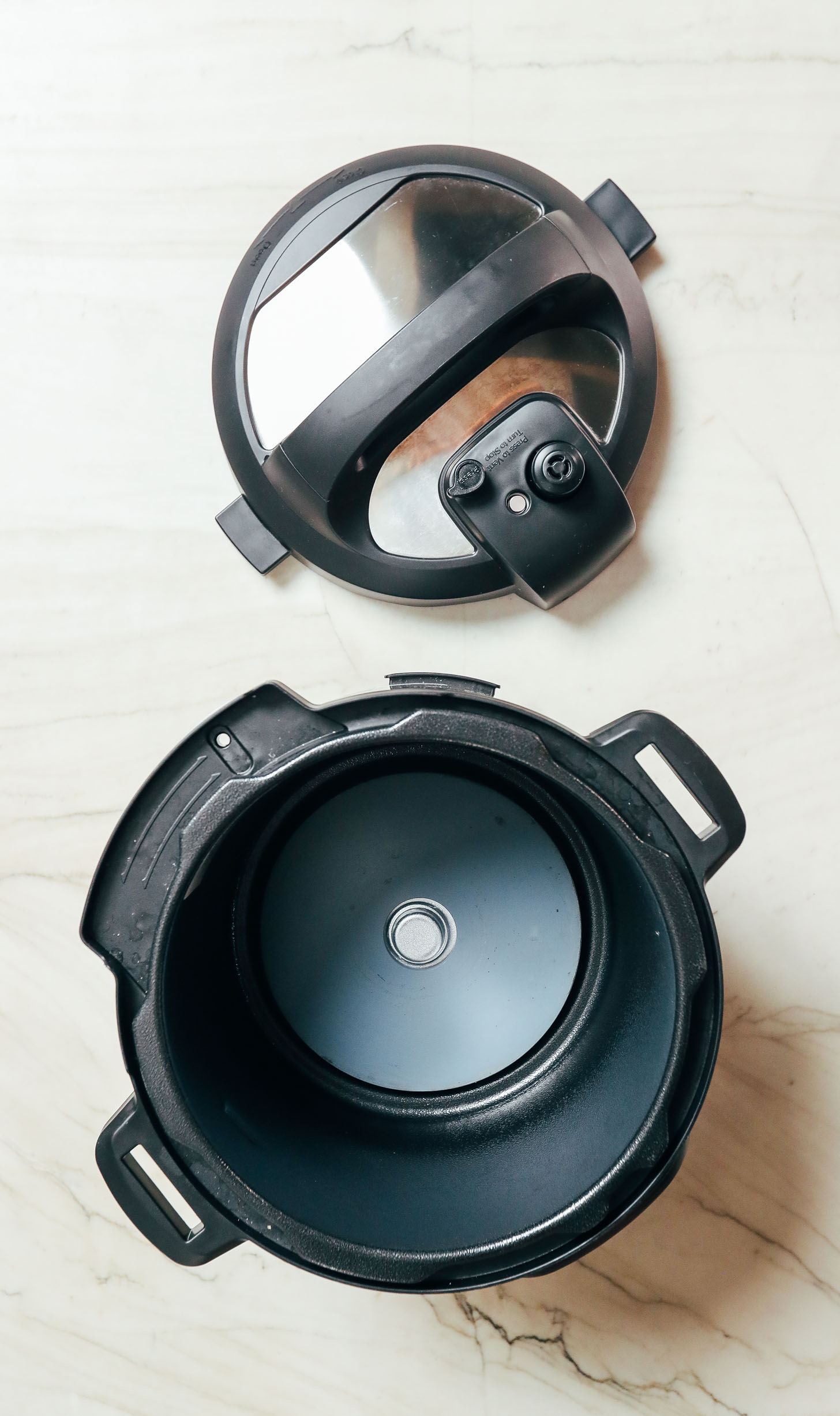 Lid and base of the Instant Pot Duo Nova
