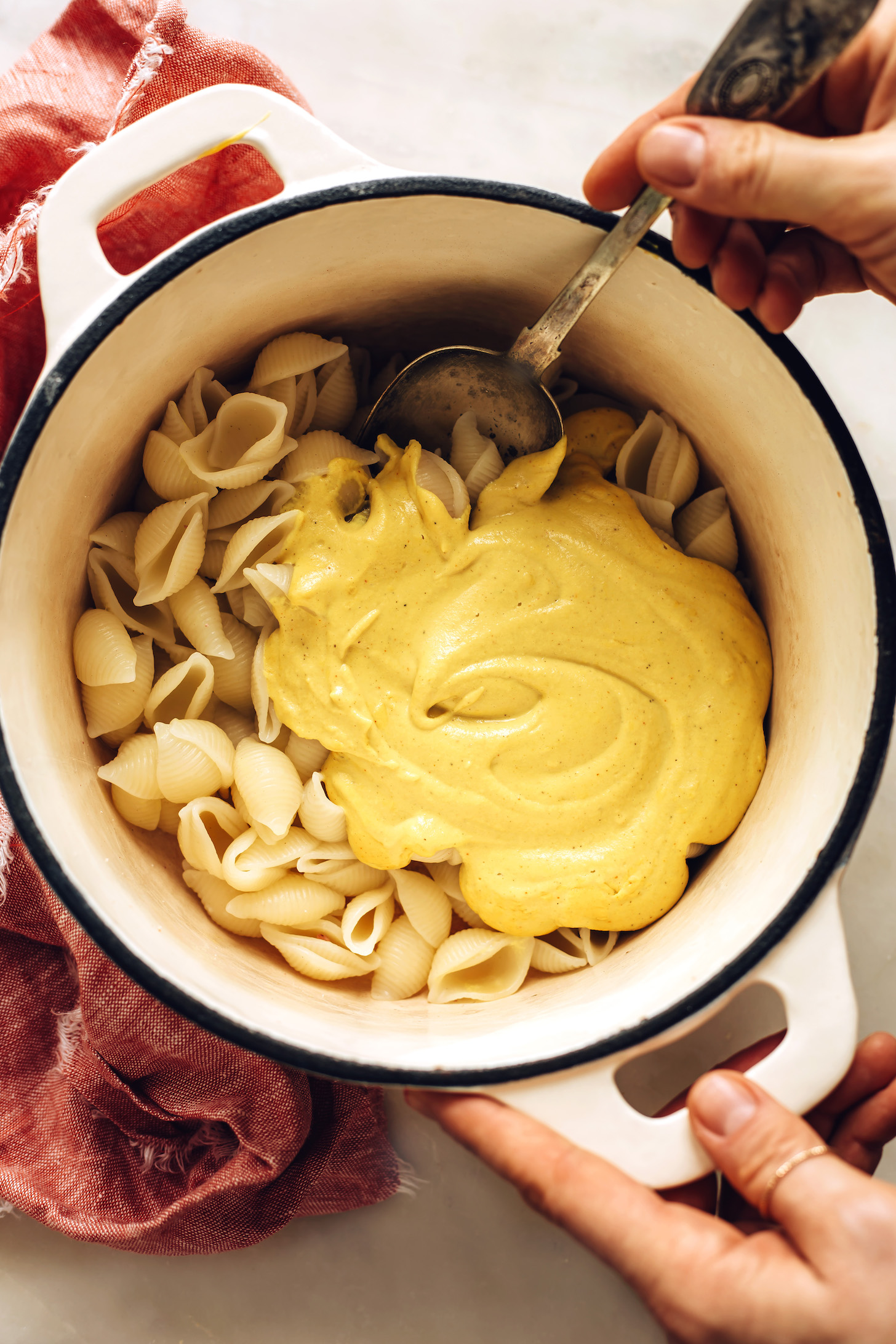 Shell pasta and creamy cashew cheese sauce
