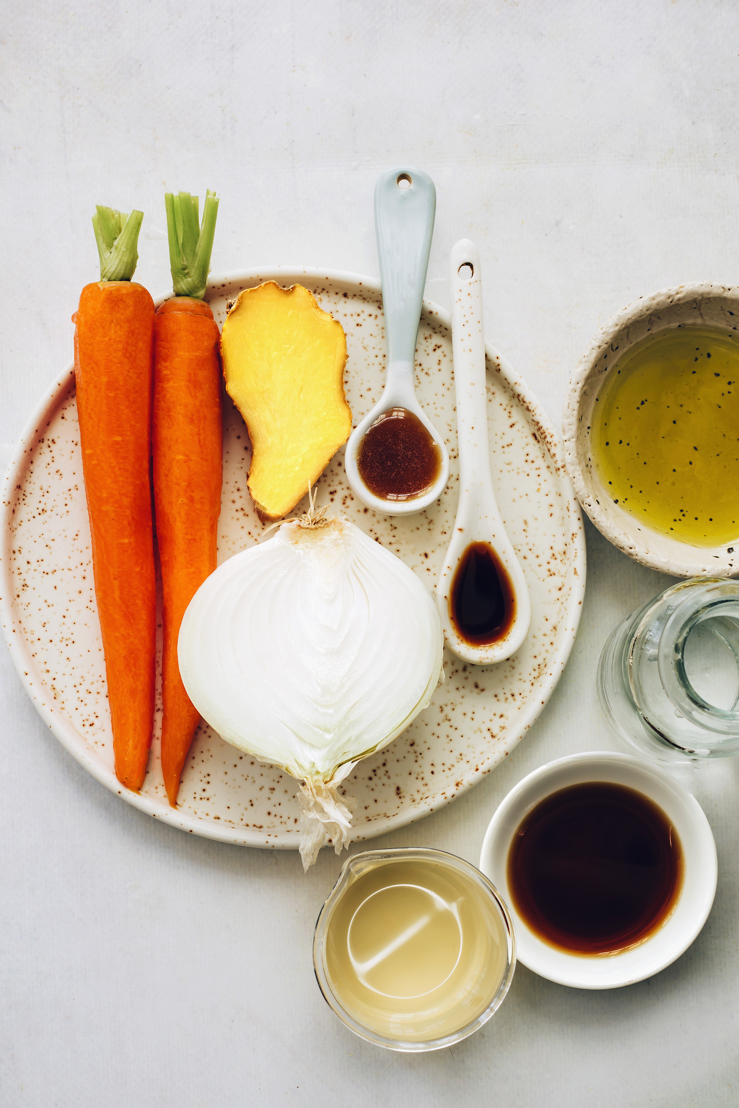 Fresh carrot, ginger, onion, coconut aminos, sesame oil, maple syrup, avocado oil, and water
