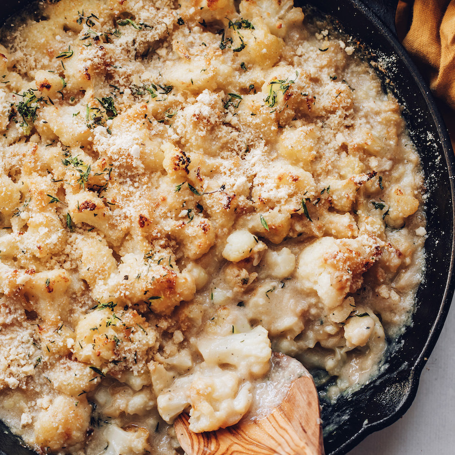 Pan of cauliflower au gratin topped with fresh thyme