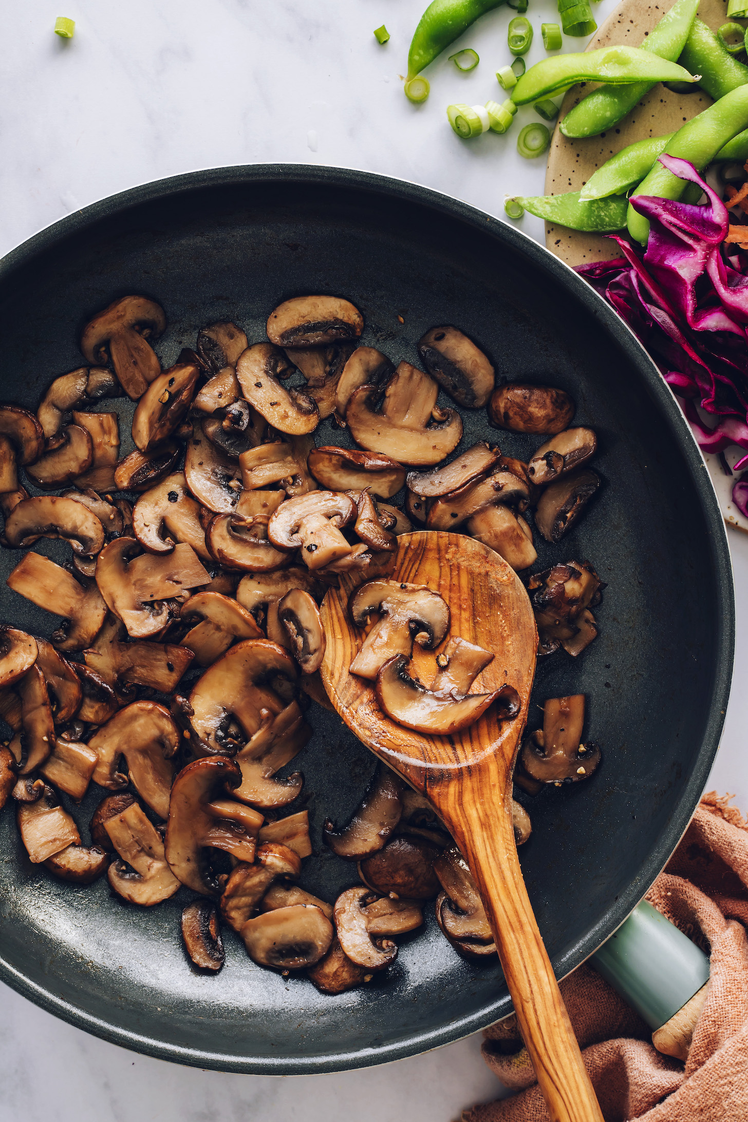 Sautéing mushrooms in toasted sesame oil